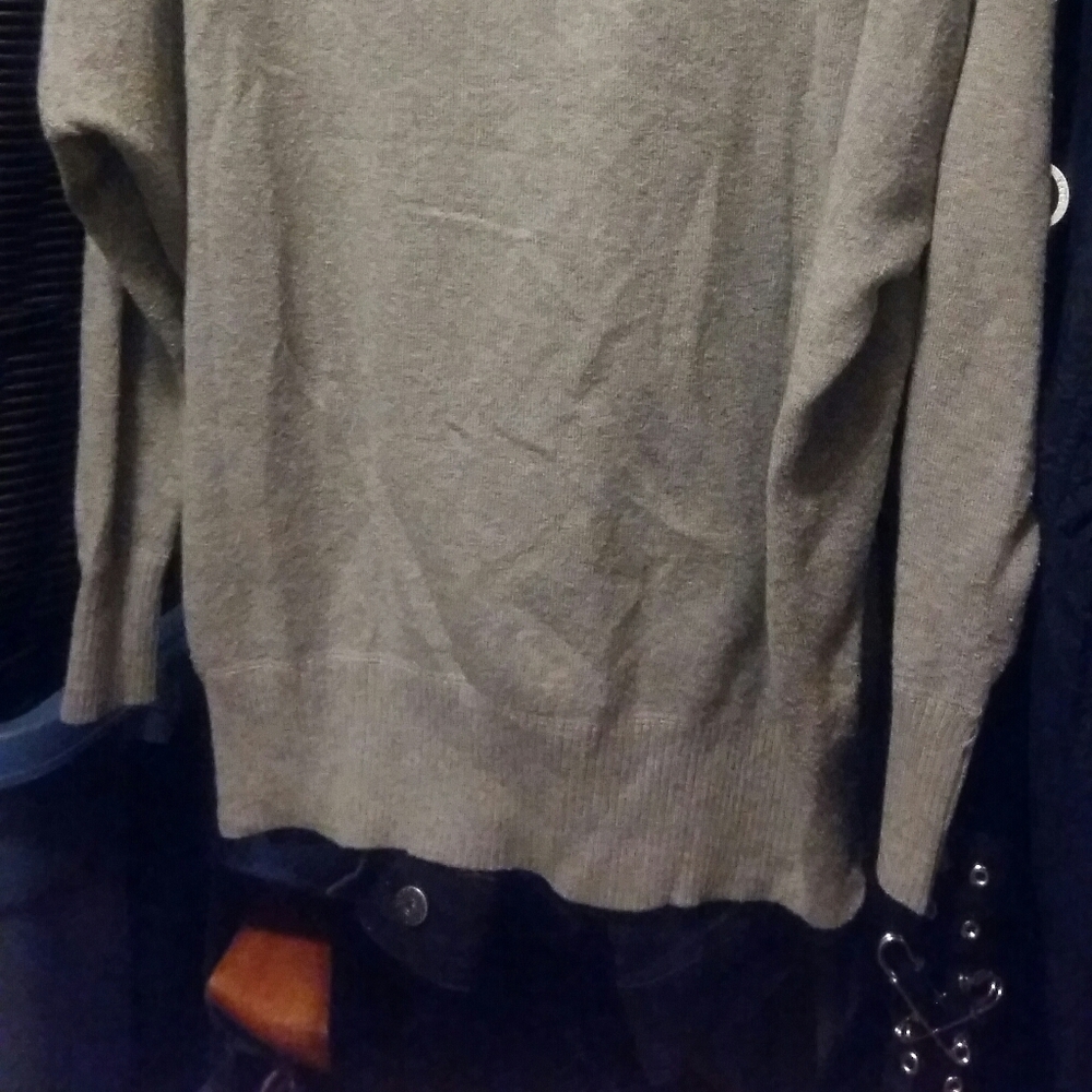Free w Bundle- 4/$25- French Connection "F" Sweater - Picture 5 of 9